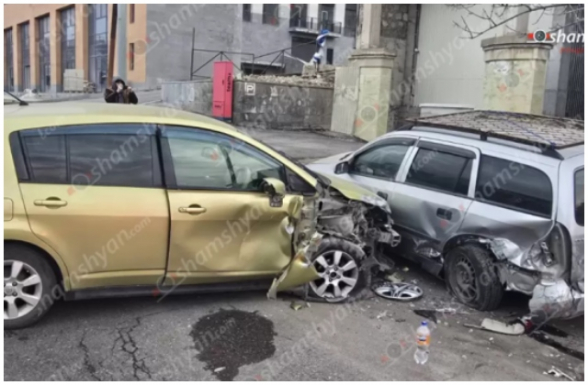 Երևանում բախվել են «Opel»-ն ու «Nissan»-ը. կա տուժած